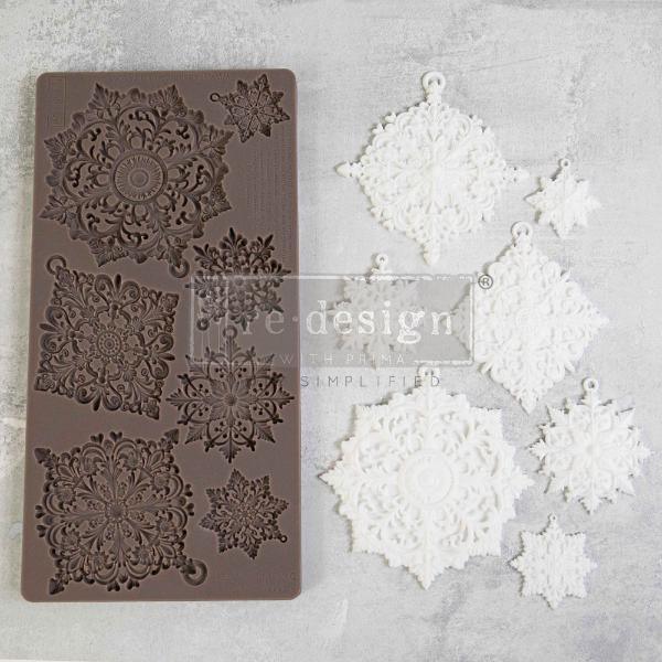 Dazzling_Ornates_Decor_Form_Redesign_anhaenger_schneeflocken