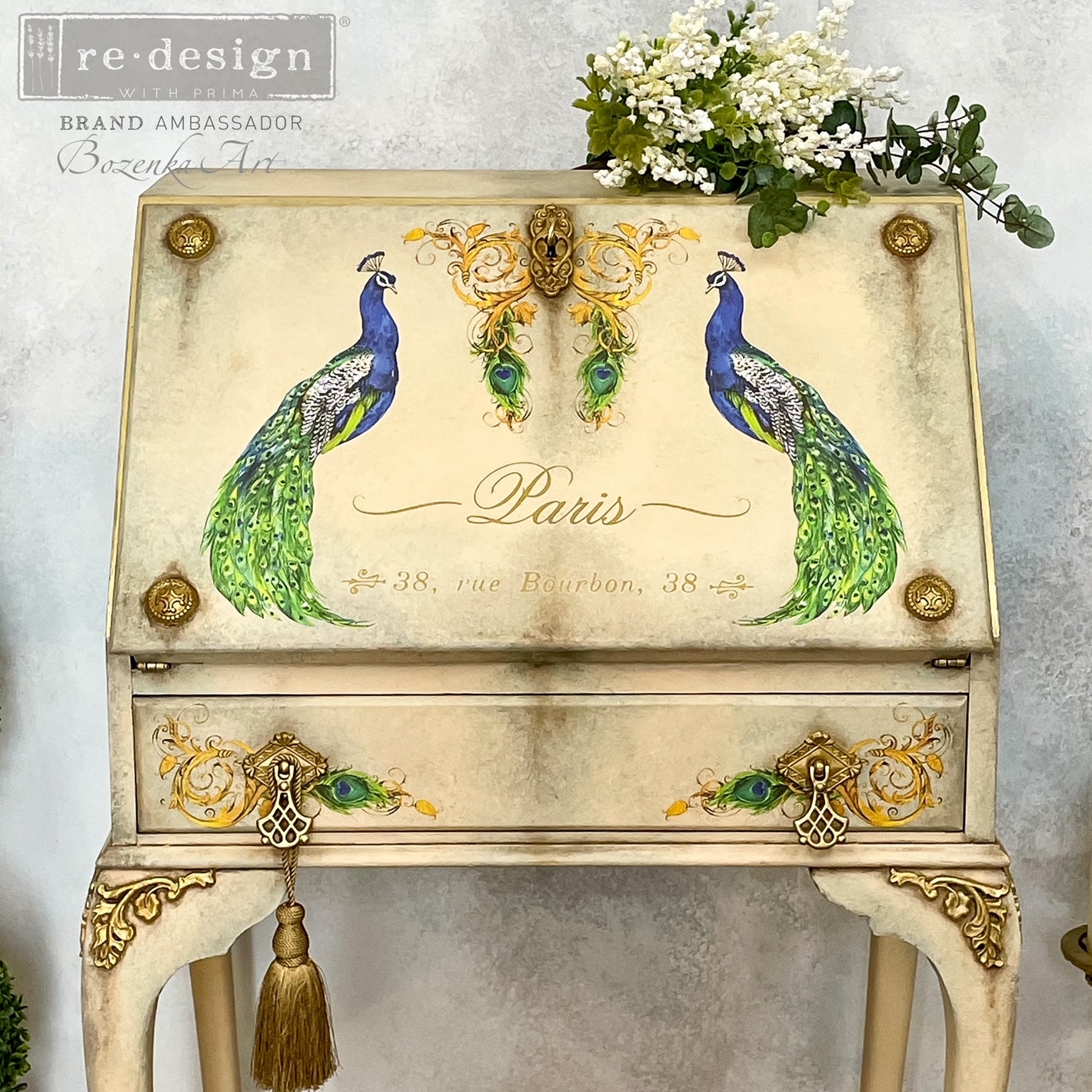 Moebeltransfers-Pfauen-Peacock-Paradise-Transfers-Redesign-Moebelfolie-Lioness-Vintage