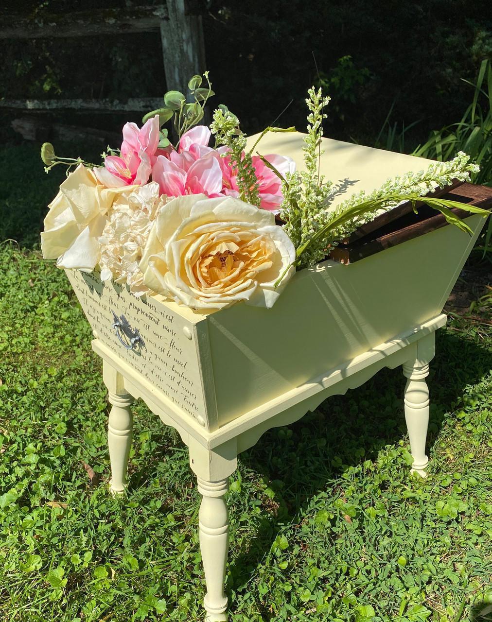 Dixie Belle Mineral Paint | Lemonade | Hellgelb - Lioness Vintage
