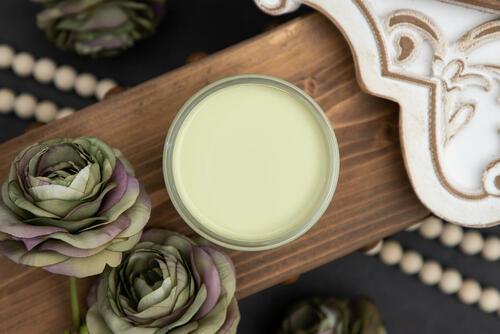 Kreidefarbe_Dixie_Belle_Mineral_Paint_Farmhouse_Green_Gelbgruen