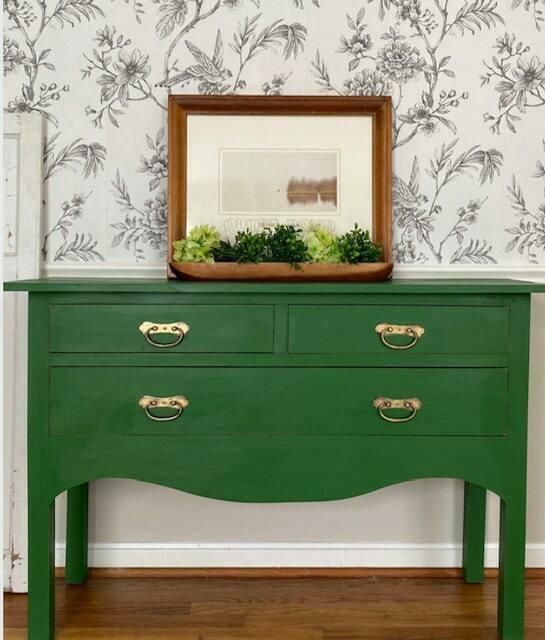 Schrank_streichen_Dixie_Belle_Mineral_Paint_Evergreen_Gruen_Lioness_Vintage