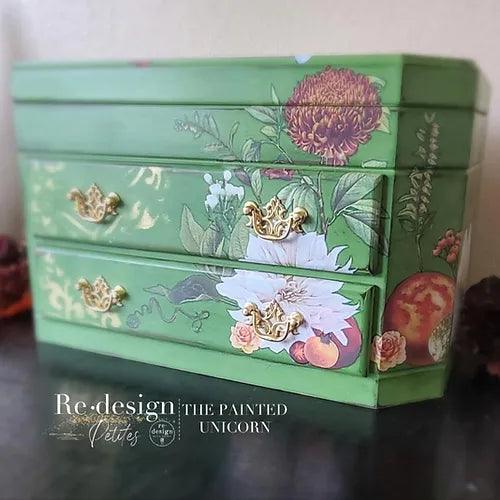 Seasonal Splendor | Redesign | Middy Transfers - Lioness Vintage